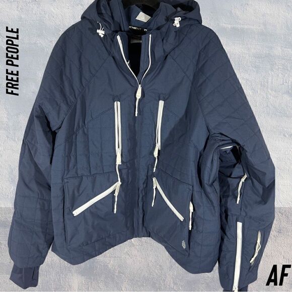 FREE PEOPLE MOVEMENT ALL PREPPED SHORT PARKA IN NAVY NWT SIZE XL - Picture 3 of 9